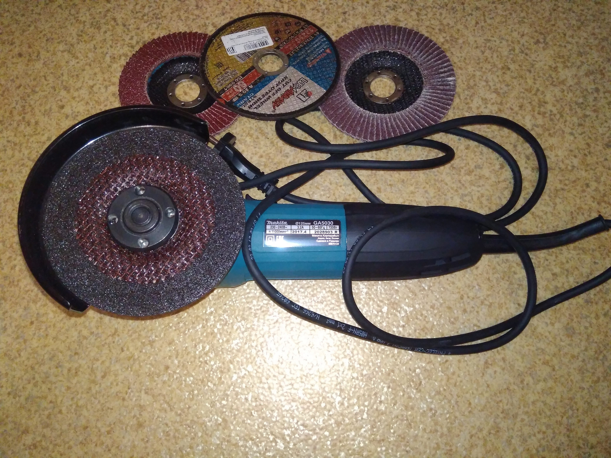 УШМ болгарка Makita GA 5030 купить 7