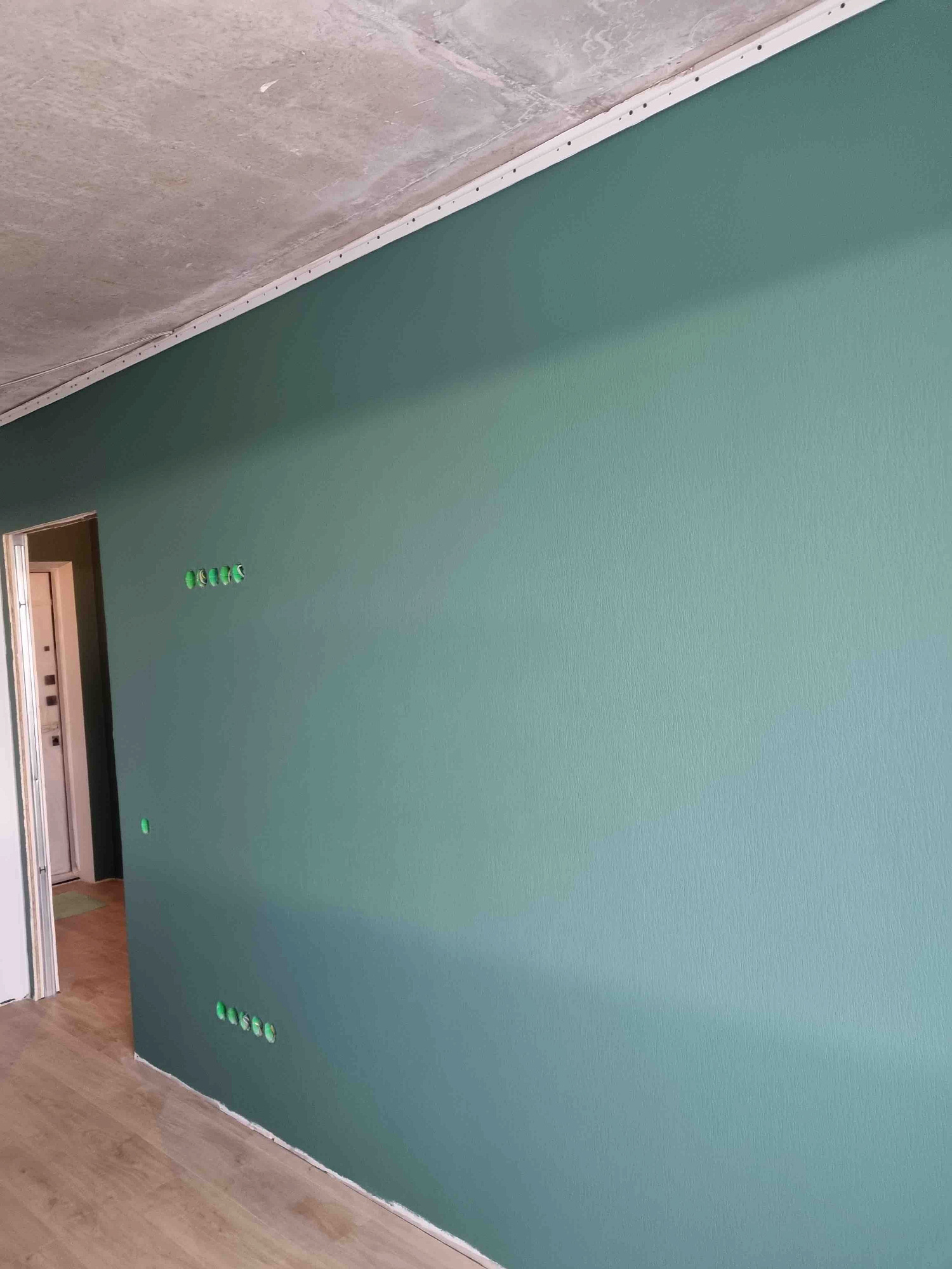 Dulux Professional Bindo 3 латексная краска для стен и потолков  (База BW) 4.5 л купить 9