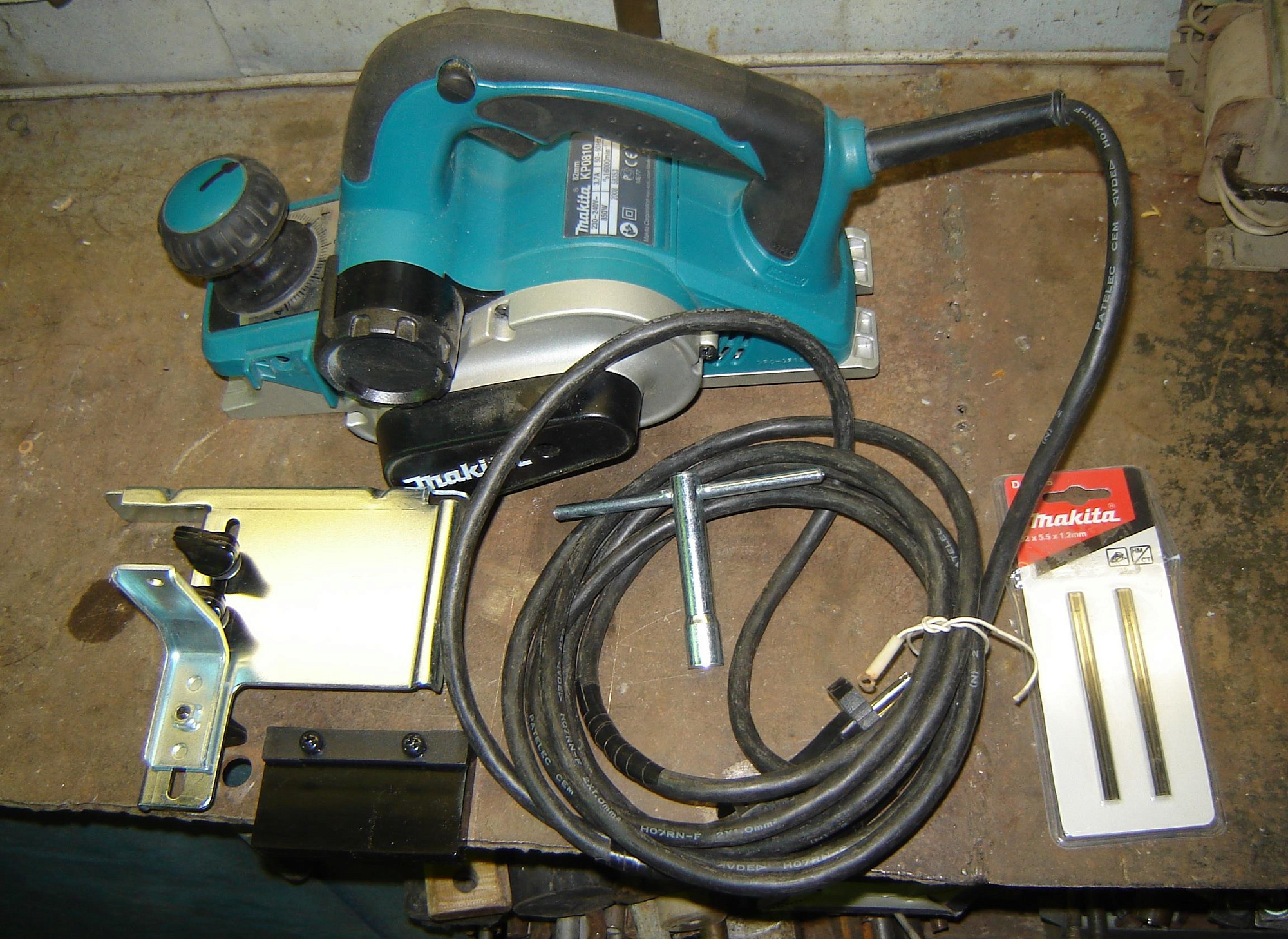 Электрорубанок Makita KP0810 купить 4