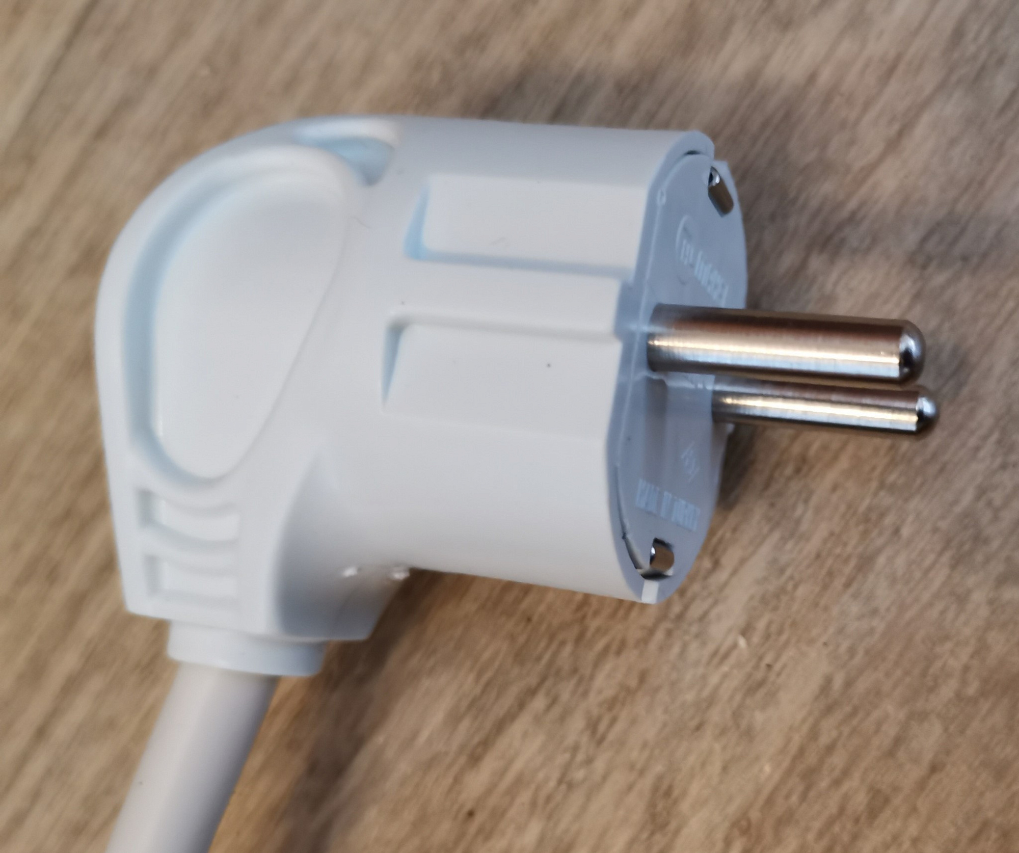 Сетевая вилка MAKEL 10027 угловая 16А доставка Нижний Новгород 2 Сетевая вилка MAKEL 10027 угловая 16А купить 2