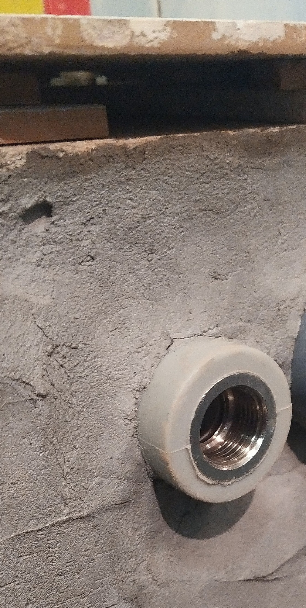 Колено настенное  с металлической внутренней резьбой  20*1/2" полипропилен FV-Plast 219020 купить 1