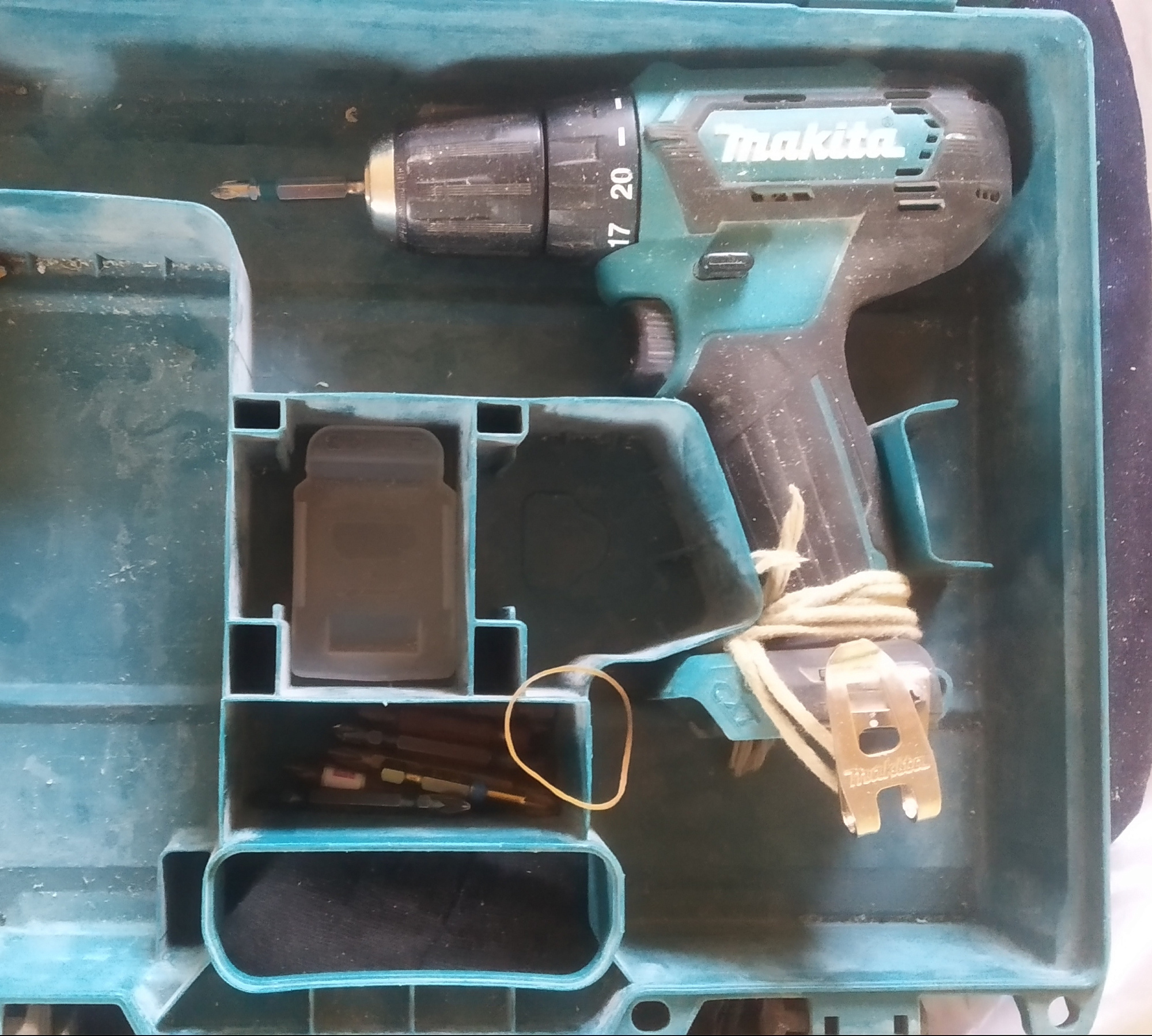 Дрель-шуруповерт аккумуляторная Makita DF333DWYEв кейсе доставка Нижний Новгород 3 Дрель-шуруповерт аккумуляторная Makita DF333DWYEв кейсе купить 3