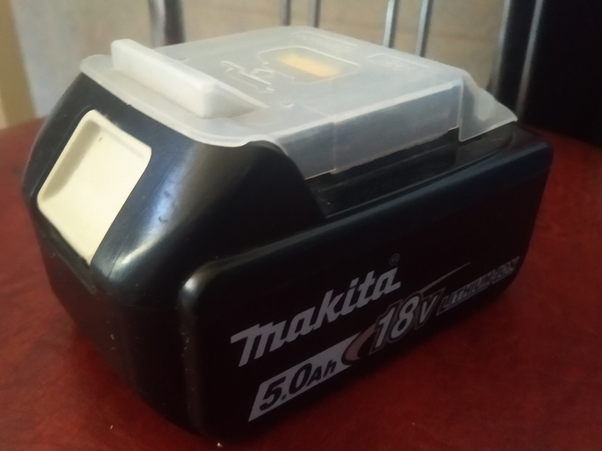 Аккумулятор Makita BL1850 Li-ion 18В 5.0 а/ч с индикатором заряда (197280-8/632F15-1/632G59-7) доставка Нижний Новгород 2 Аккумулятор Makita BL1850 Li-ion 18В 5.0 а/ч с индикатором заряда (197280-8/632F15-1/632G59-7) купить 2